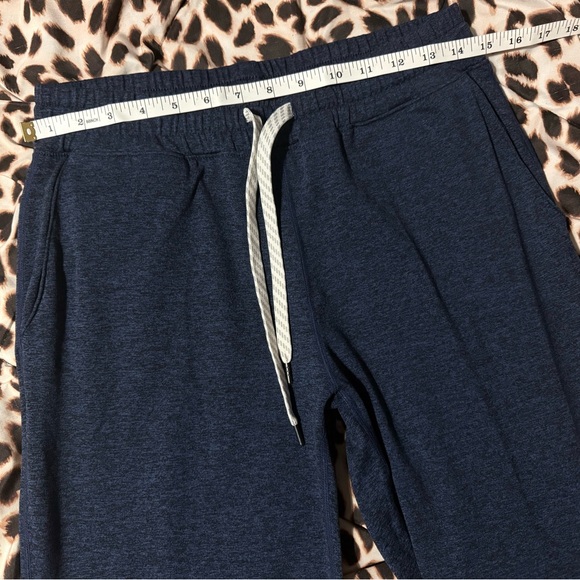 ✨Vuori Dark Blue Joggers✨ - Picture 4 of 7